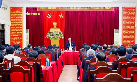 Tỉnh ủy Nghệ An quyết định thành lập 2 Đảng bộ, công bố hợp nhất 2 ban. Ảnh: Phạm Bằng