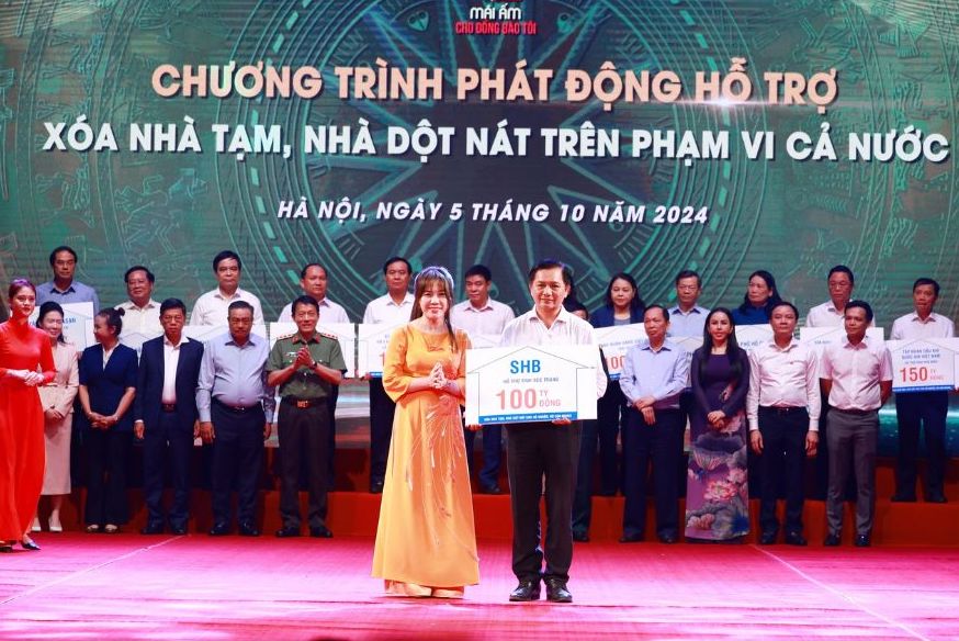 Huong ung tich cuc loi keu goi cua Thu tuong, SHB dong gop 100 ti dong giup tinh Soc Trang xay, sua nha cho ho ngheo, mang den nhung mai am kien co, hy vong ve mot cuoc song on dinh.