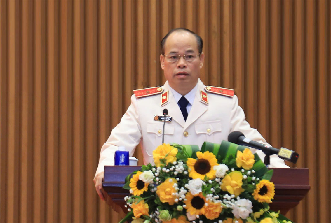 Mr. Phung Duc Tien speaks after receiving the decision on transfer and appointment. Photo: VGP