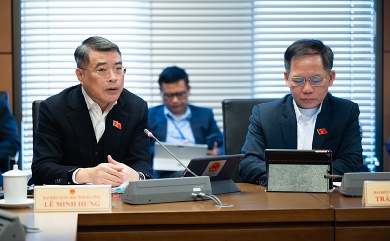 Politburo member, Party Central Committee Secretary, Head of the Central Organization Committee Le Minh Hung pointed out the research and reorganization of the Procuracy and Court when the District Police ceased operations. Photo: Quochoi.vn