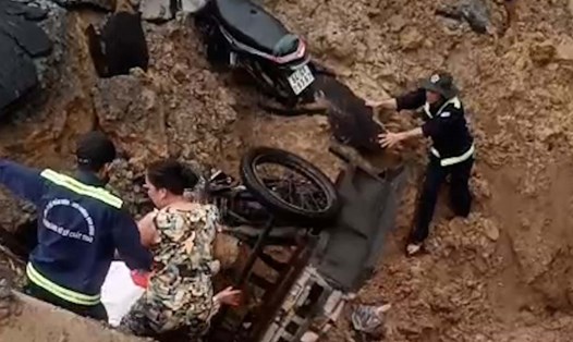 Hiện trường vụ sạt lở ở Bình Dương khiến 2 người bị thương.