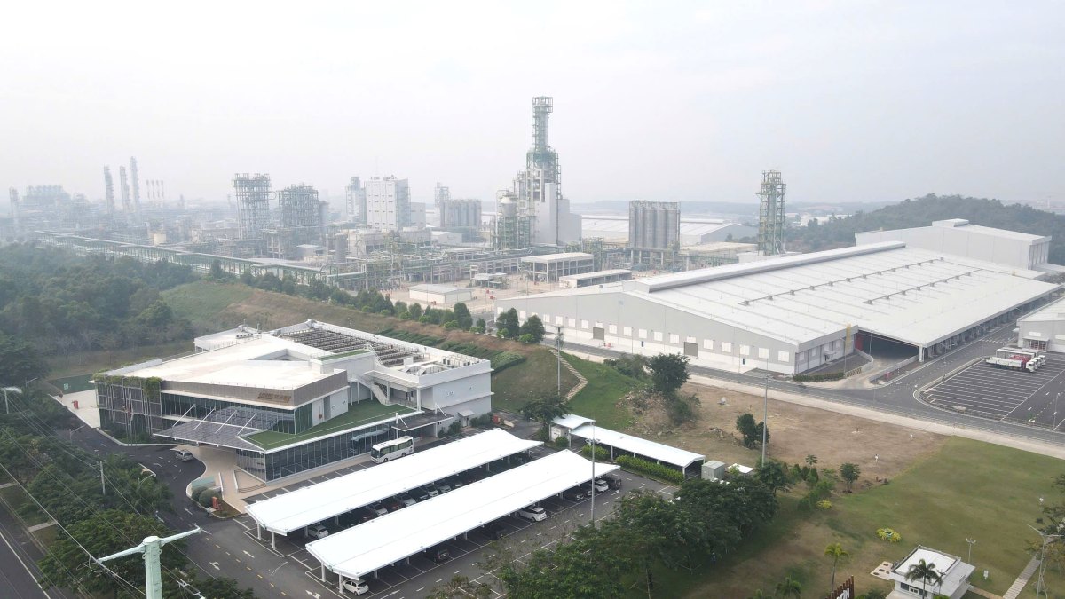 A corner of the Long Son Petrochemical Plant project in Long Son commune, Vung Tau city. Photo: Khanh Nam