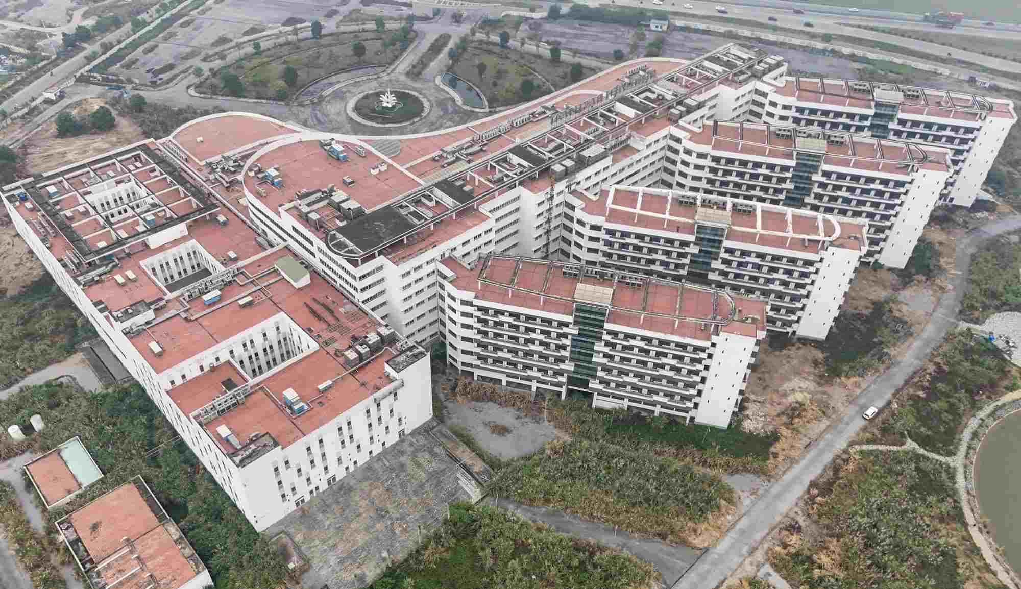 The second facility project of Bach Mai Hospital causes waste of resources and public outrage. Photo: Hai Nguyen