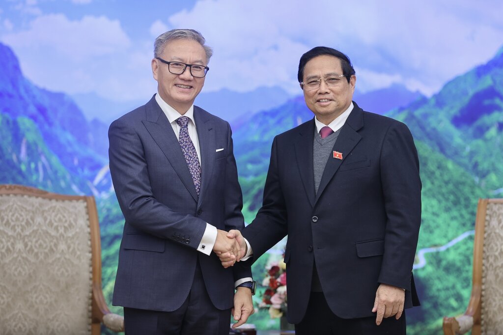 Prime Minister Pham Minh Chinh expressed his delight at the continued development of economic, trade and investment cooperation between Vietnam and Laos. Photo: VGP
