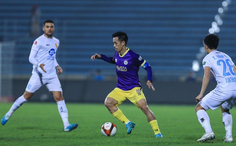 Striker Van Quyet extends his contract with Hanoi FC. Photo: Minh Dan
