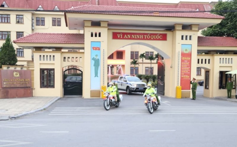 7 leaders of the Department-level Police in Ha Nam voluntarily wrote an application for early retirement. Photo: Ha Nam Provincial Police