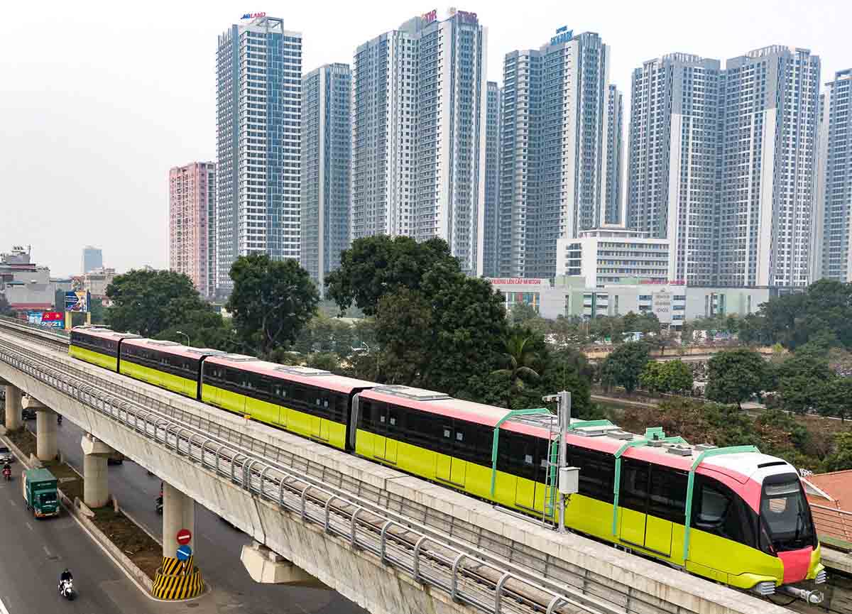 Apartment projects near the urban railway line in Hanoi have increased.