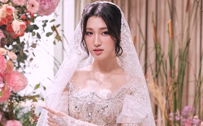 Runner-up Phuong Nhi held an engagement ceremony in early January. Photo: FBNV