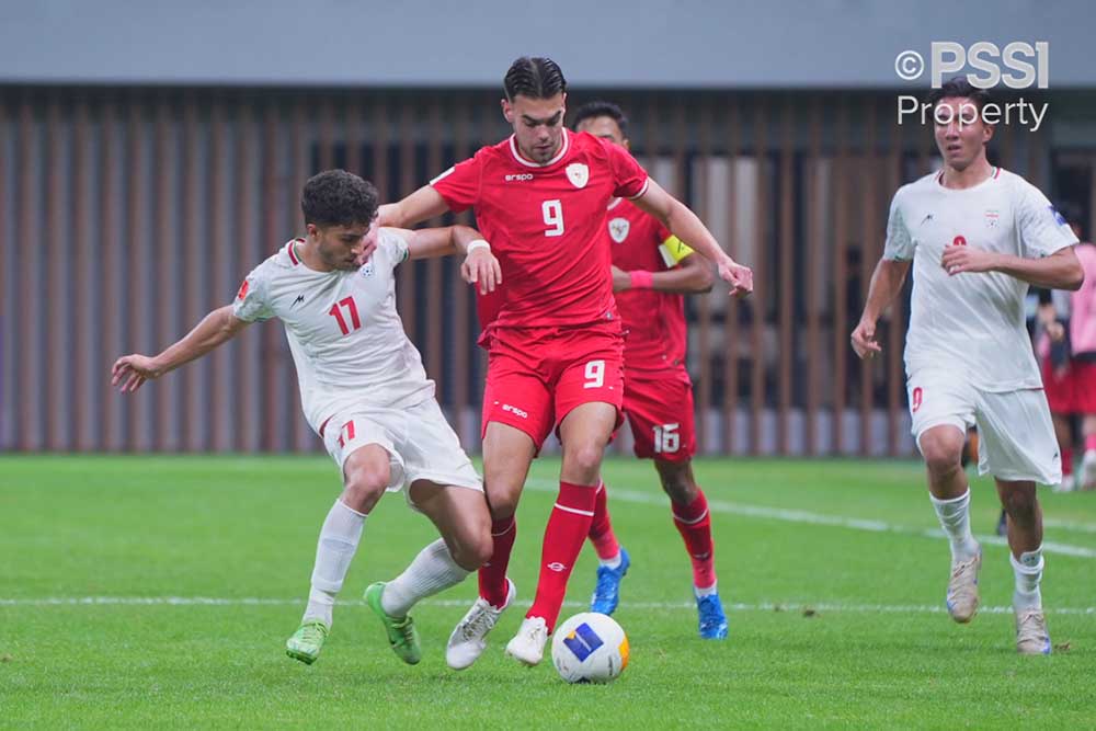 U20 Indonesia (red shirt) lost in the opening match of the 2025 U20 Asian Cup. Photo: PSSI