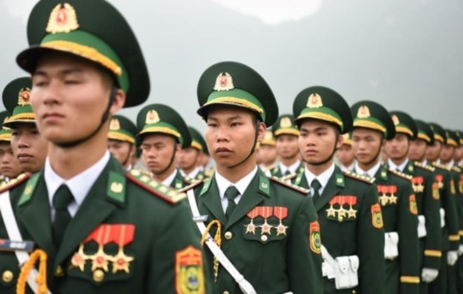 The regime for officers who retire early is being finalized by the Ministry of National Defense in the Circular on policies and regimes when reorganizing and streamlining the apparatus in the Army. Illustrative photo: Tran Vuong