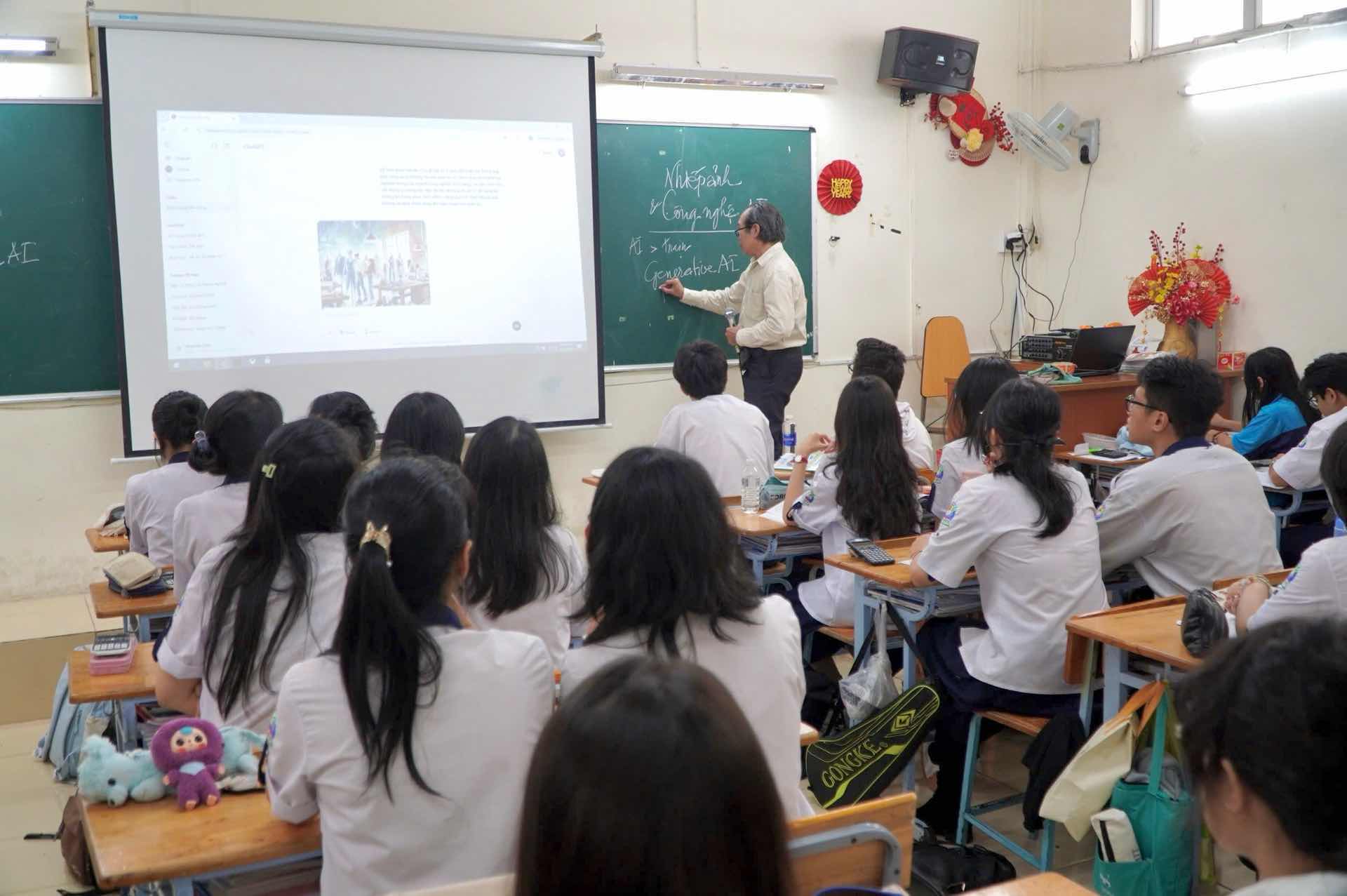 Students of Bui Thi Xuan High School, Ho Chi Minh City. Photo: Chan Phuc.