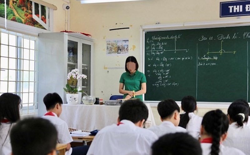 Implementing Circular 29, many teachers in Hanoi have stopped extra teaching activities. Illustrative photo: Van Trang