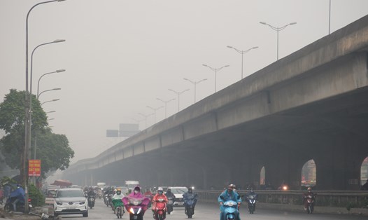 Dự báo thời tiết Hà Nội có mưa nhỏ kèm sương mù sáng mai 15.2. Ảnh: Tuấn Anh