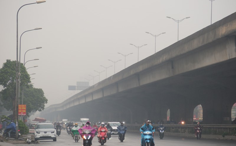 Hanoi weather forecast has light rain with fog tomorrow morning, February 15. Photo: Tuan Anh