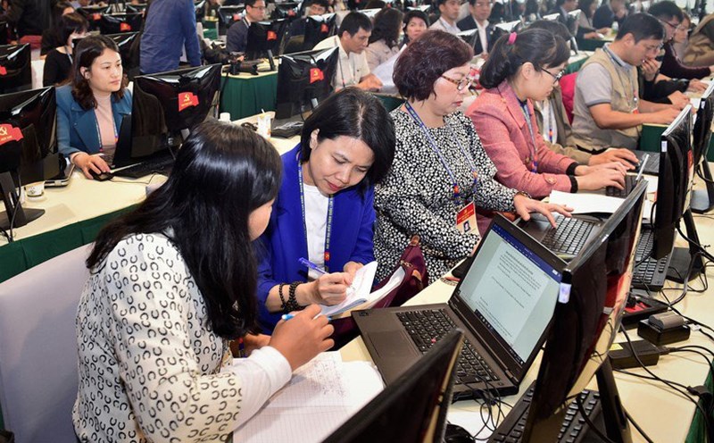 The Ministry of Information and Communications is soliciting comments on the draft revised Press Law with many important contents related to the activities of press agencies. Photo: VGP/Nhat Bac