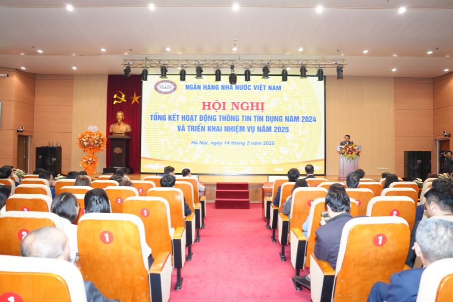 Overview of the Conference to summarize credit information activities in 2024 and deploy tasks in 2025. Photo: Thanh Trung