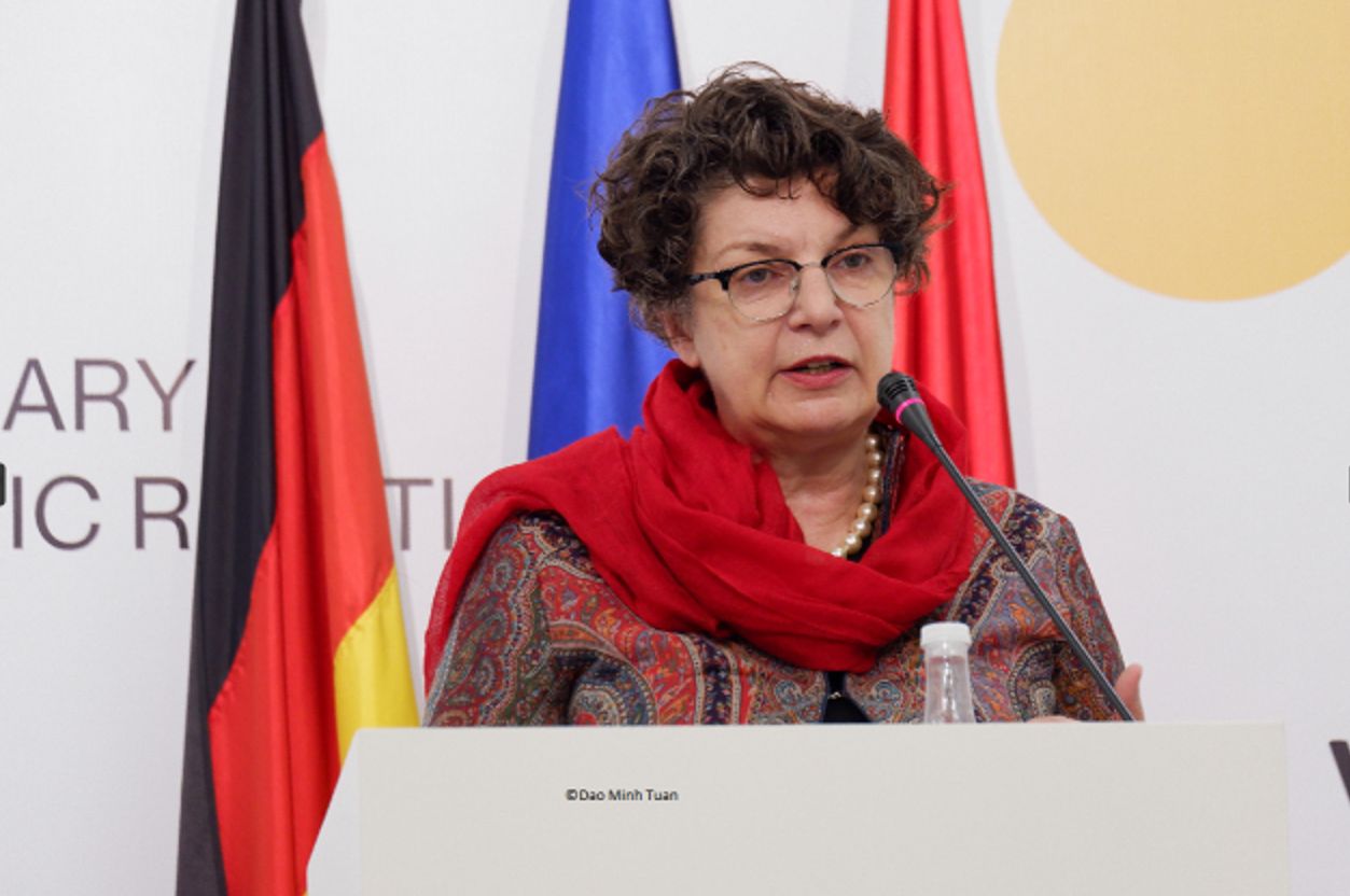 German Ambassador to Vietnam Helga Margarete Barth spoke at a press conference on February 14, 2025. Photo: German Publishing House