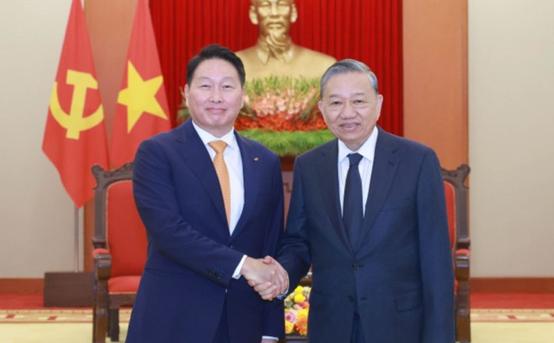 General Secretary To Lam received Chairman of SK Korea Group, Mr. Chey Tae-won. Photo: VNA