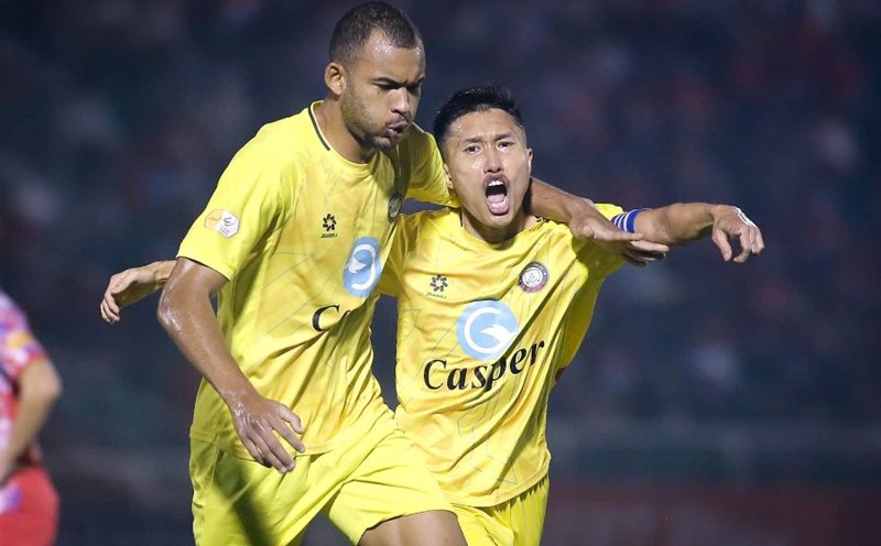 Thanh Hoa drew 2-2 with Ho Chi Minh City in round 13 of V.League 2024-2025. Photo: Thanh Vu