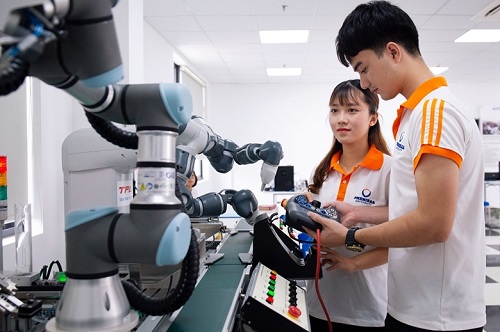 The Ministry of Science and Technology adds a series of procedures on science and technology. Photo: Mai Ha