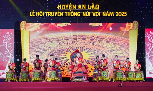 Huyện An Lão, Hải Phòng khai mạc lễ hội truyền thống Núi Voi 2025. Ảnh: Đàm Thanh