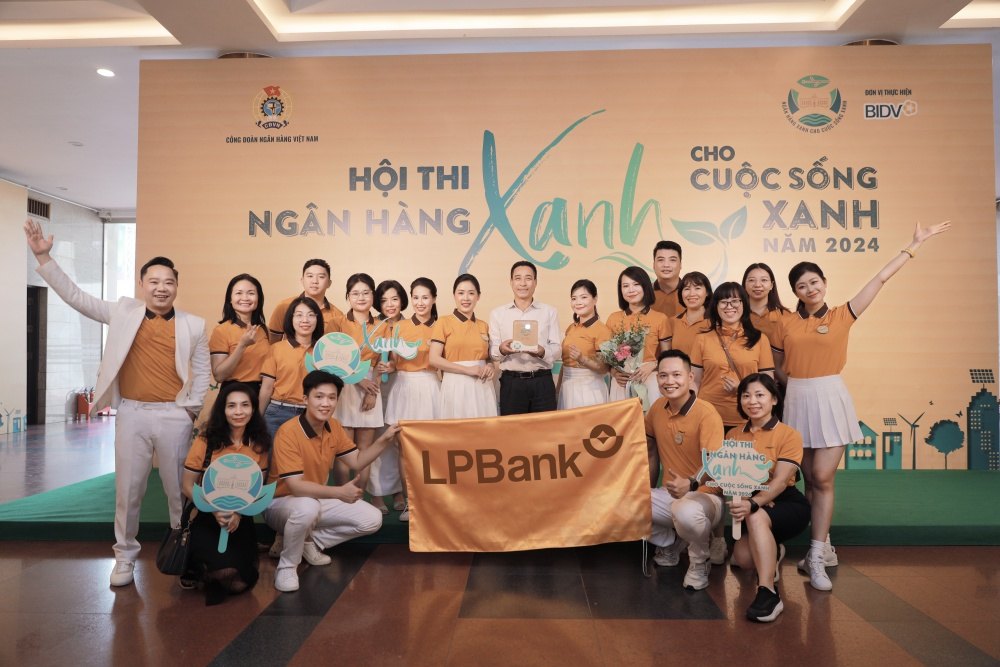 With the contribution of Party member Le Thi Ly Anh - LPBank Trade Union activities achieved outstanding results. Photo: Character provided