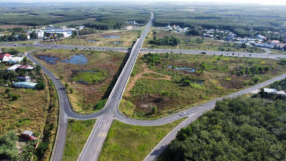 Thủ tướng Chính phủ Phạm Minh Chính đề nghị Bình Phước thực hiện hoàn thành 7km cao tốc trong năm 2025. Ảnh: Đình Trọng
