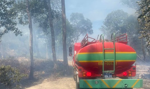 Nếu người dân không đồng hành, cùng nhau ý thức giữ gìn thì không thể nào có đủ nhân lực, vật lực để chữa cháy liên tục, trên nhiều khu vực. Ảnh: Vườn Quốc gia Phú Quốc