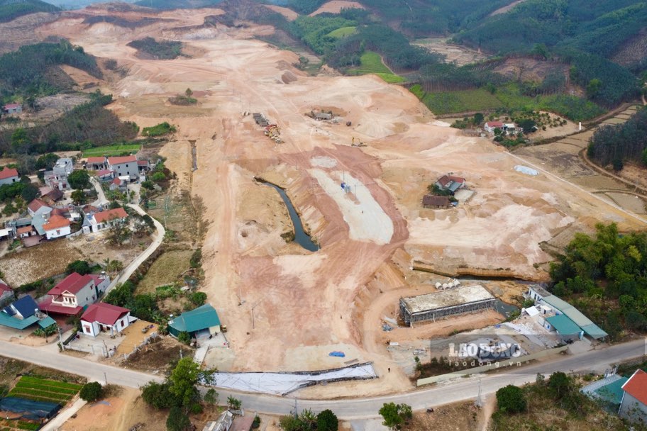 Thousands of billions of VND have been invested in a series of industrial infrastructure in border areas. Photo: Nguyen Hoan.