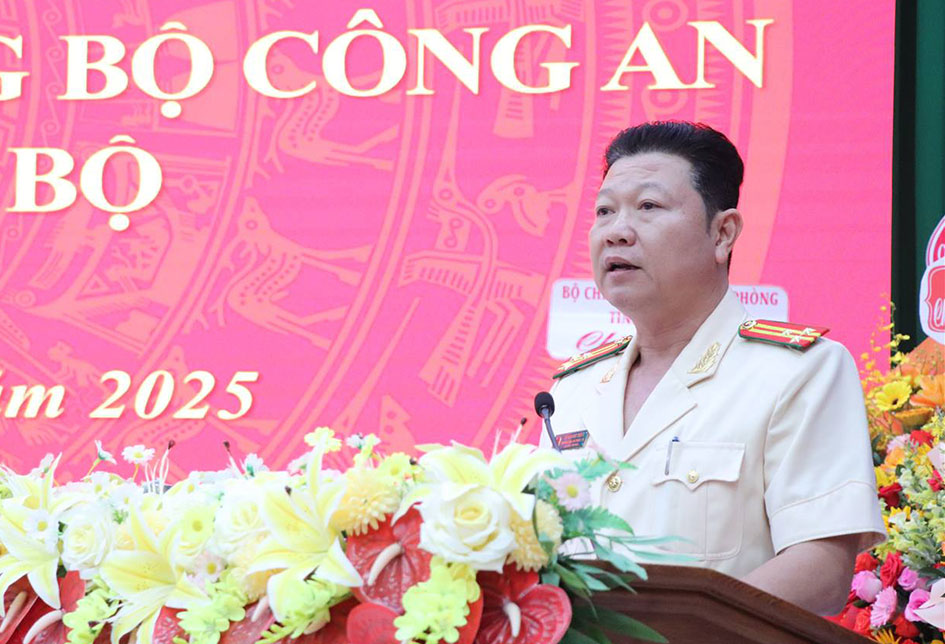 Lieutenant Colonel Le Quang Dung spoke when receiving the appointment and secondment decision. Photo: Ninh Thuan Provincial Police