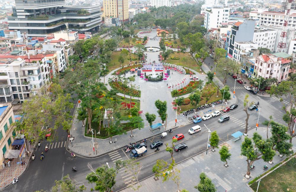 Toan canh Vuon hoa Kim Dong, noi dat tuong dai Kim Dong tu tren cao. Anh: Cong TTDT Hai Phong