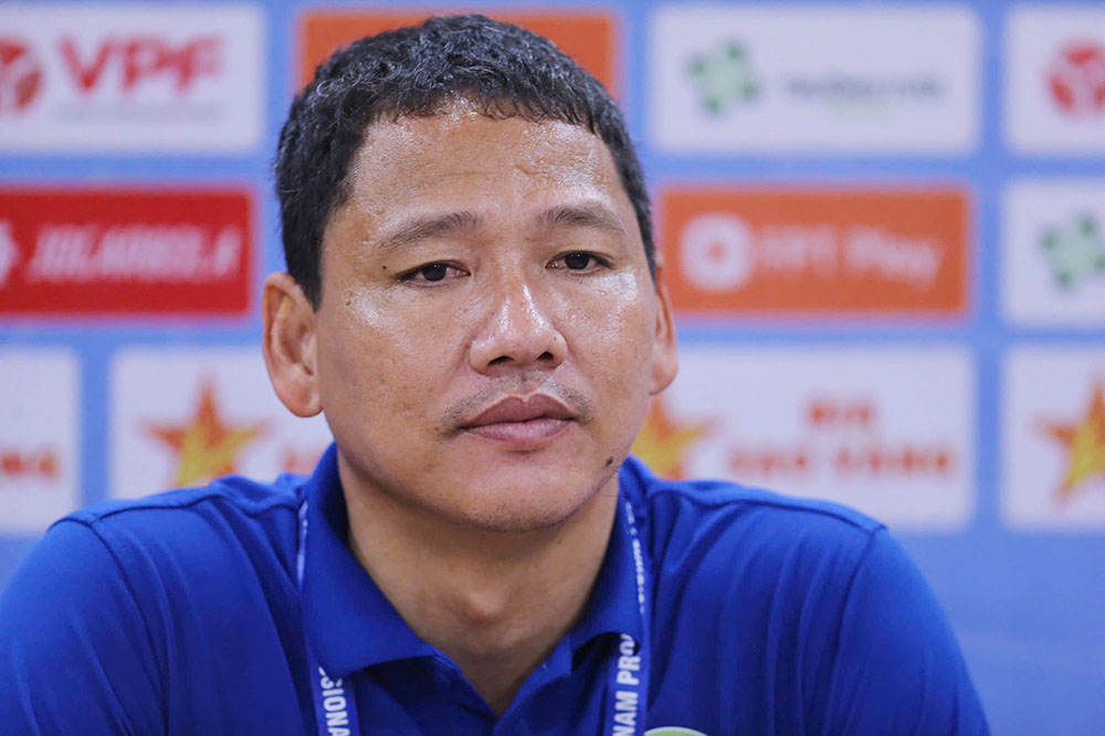 Coach Nguyen Anh Duc of Truong Tuoi Binh Phuoc club. Photo: Thanh Vu