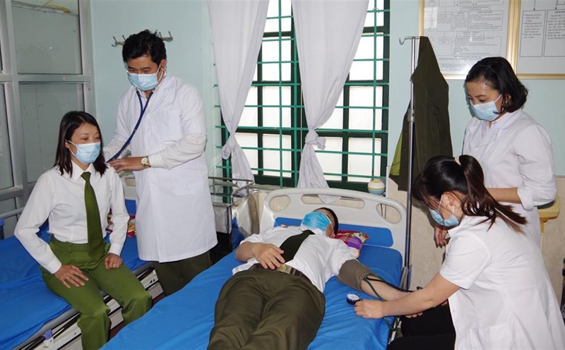 Police officers and soldiers who have not recovered from illness due to a long-term need for treatment are entitled to care. Photo: Ministry of Public Security