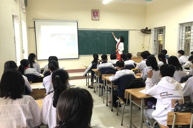 Note the documents and procedures for registering for extra teaching business. Photo: Van Trang