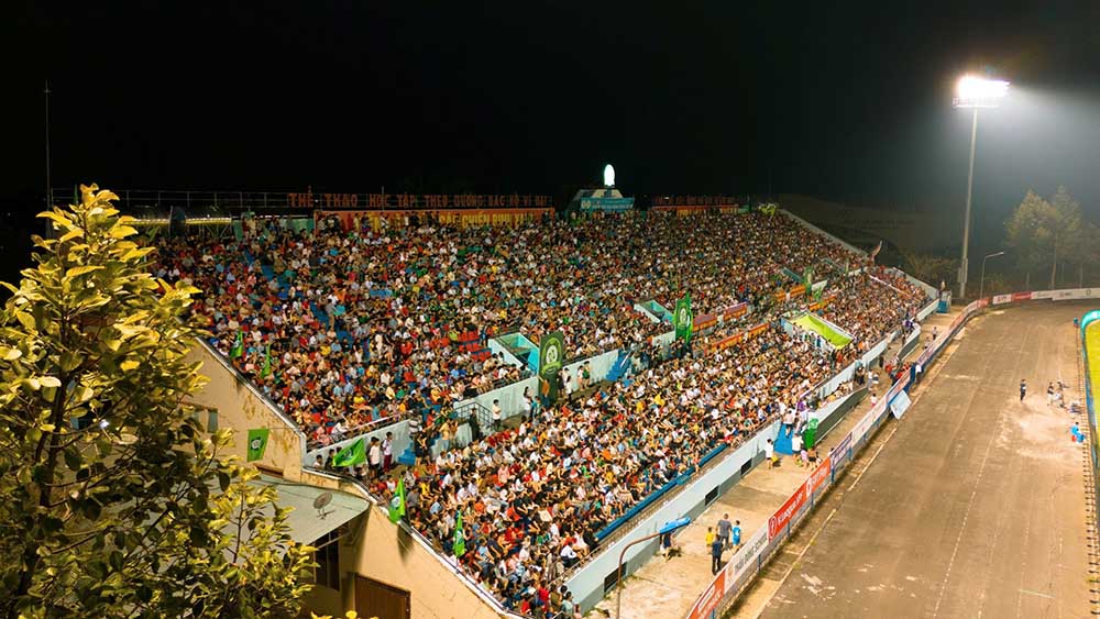 The home matches of Truong Tuoi Binh Phuoc are always of interest to the audience. Photo: Binh Le