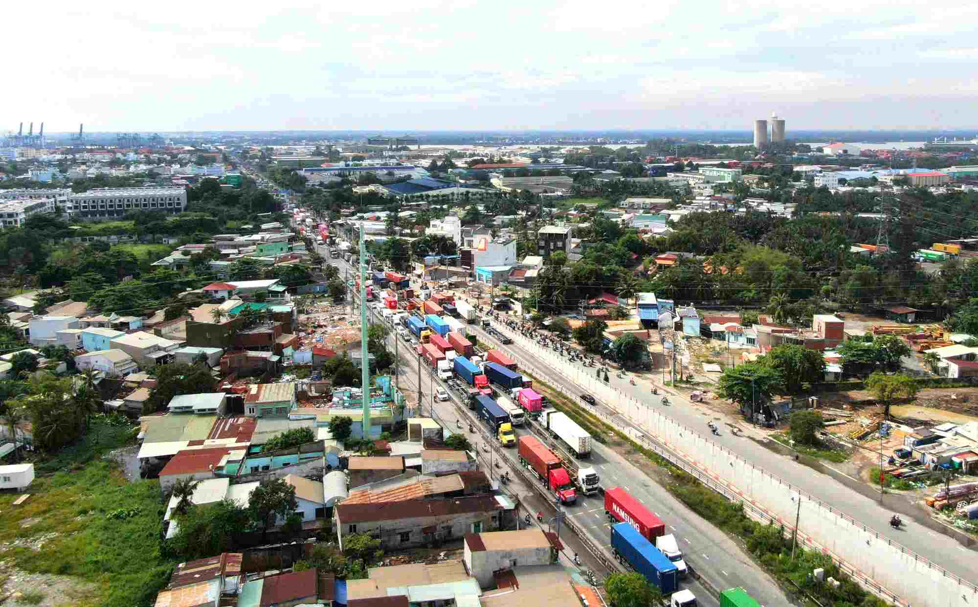 Un tac tren duong Nguyen Thi Dinh, doan gan nut giao My Thuy. Anh: Minh Quan