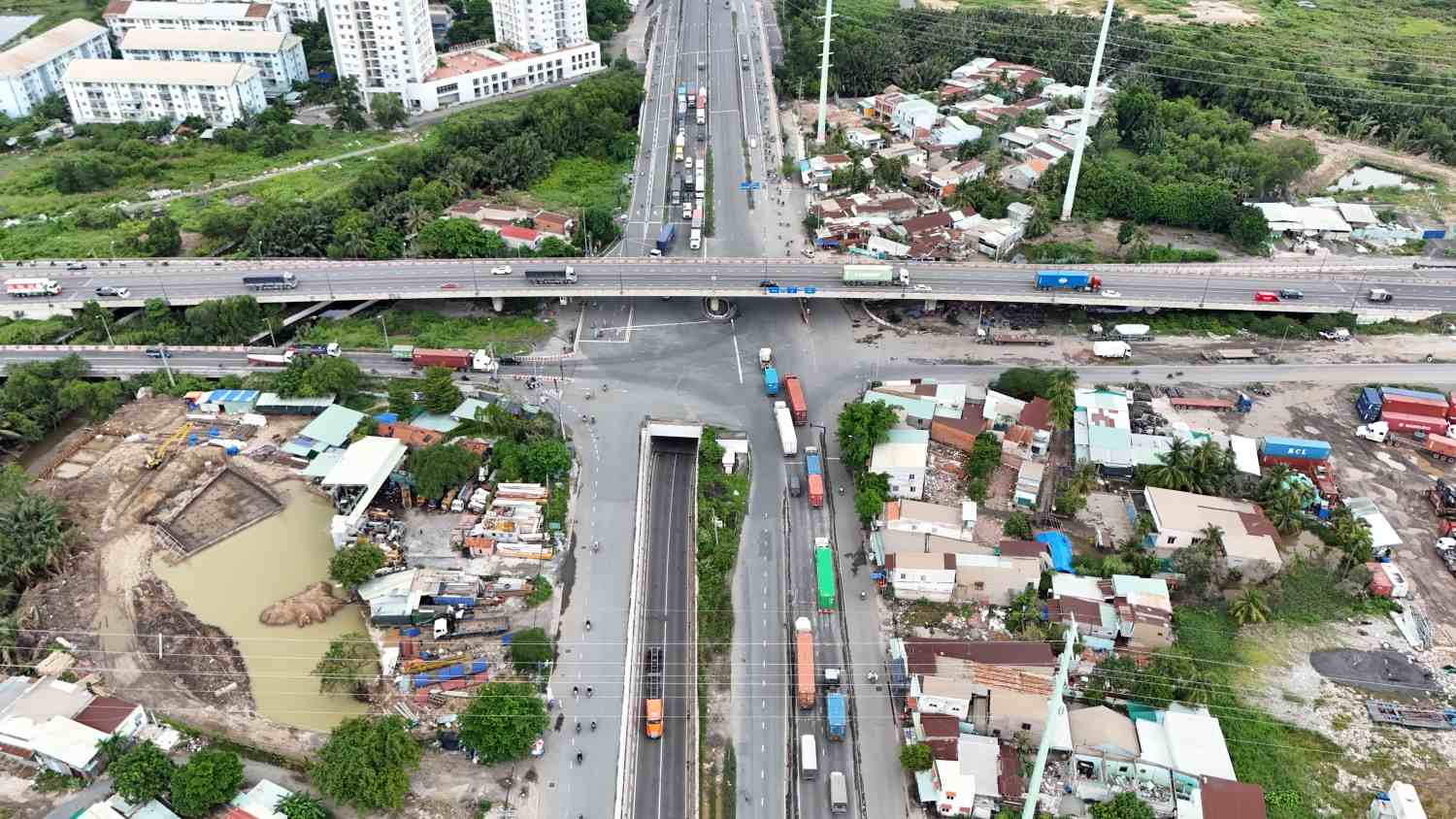 The My Thuy intersection project (Thu Duc City) has been under construction since 2016 and is not yet completed. Photo: Minh Quan