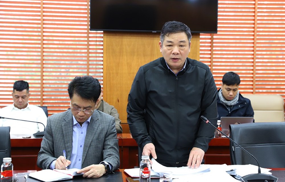 According to Mr. Nguyen Huu Tuan - Director of the Department of Organization and Personnel of the Ministry of Home Affairs (standing), initially 60 cadres and civil servants volunteered to retire early. Photo: Ministry of Home Affairs