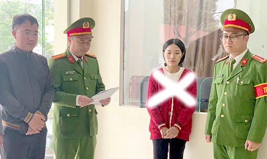 Người phụ nữ cầm đầu đường dây lừa đảo qua mạng, chiếm đoạt 100 tỉ đồng
