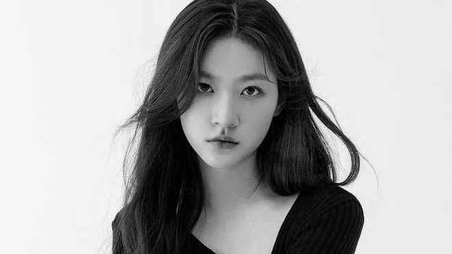 Kim Sae Ron danh mat su nghiep vi scandal. Anh: Instagram