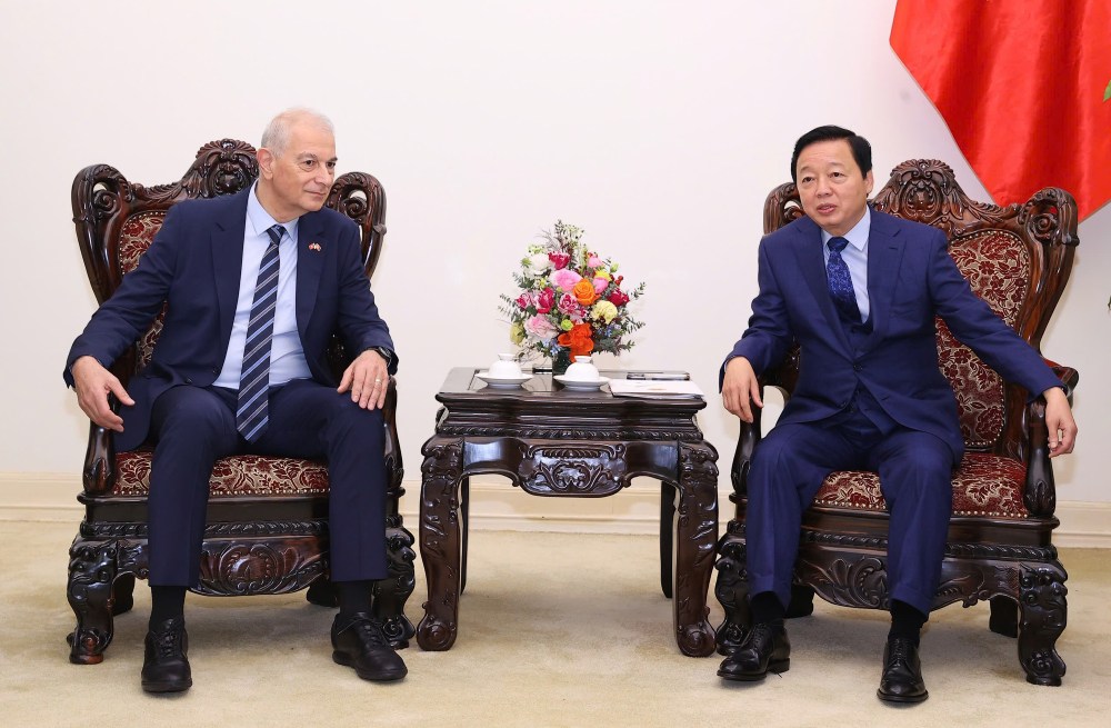 Member of the Party Central Committee, Deputy Prime Minister Tran Hong Ha received the General Contractor for the construction of the "heart" of Long Thanh airport. Photo: VGP