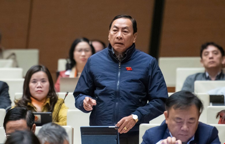 Delegate Pham Van Hoa - Dong Thap National Assembly delegation expressed many opinions on exemption from responsibility when research on science and technology failed. Photo: Quochoi.vn