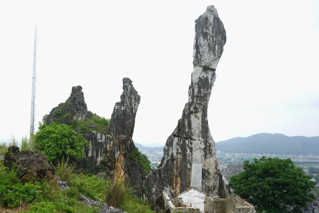 Du chi 17 ti dong de bao ton, gia co di tich Hon Vong Phu (o Thanh Hoa). Anh: Quach Du