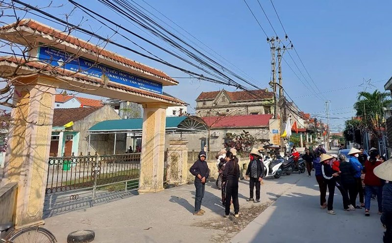 Students have not been able to go to school because they have changed their place of study. Photo: P.Hoai