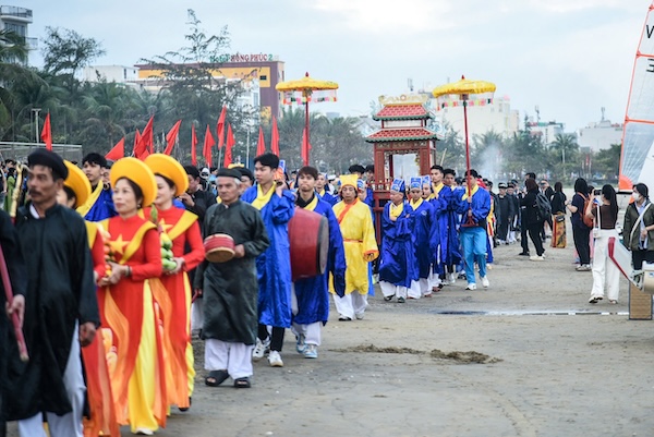 Phan le cua Le hoi Cau ngu quan Thanh Khe duoc dien ra mot cach trang trong. Anh: Nguyen Linh