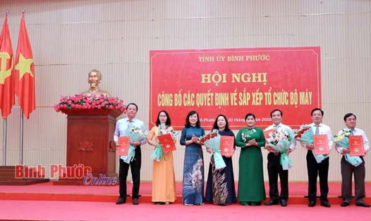 Bình Phước công bố các quyết định về sắp xếp, tổ chức bộ máy, bổ nhiệm nhân sự. Ảnh: Binhphuoc.gov.vn.