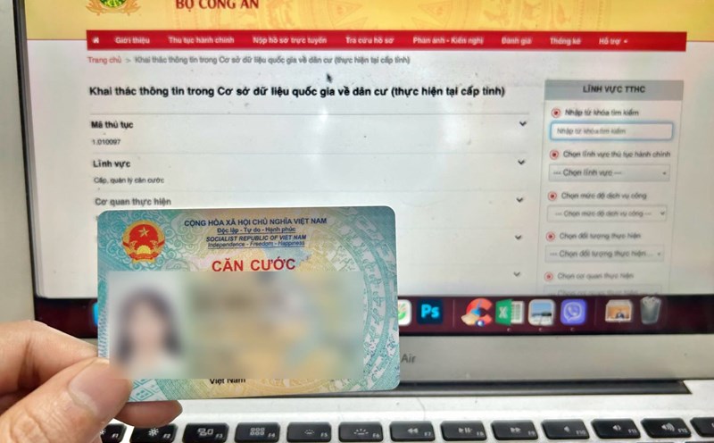 According to the Ministry of Public Security, in Article 19 of the 2023 Law on Identification, all Vietnamese citizens are granted an ID card. Illustrative photo: Huong Nha