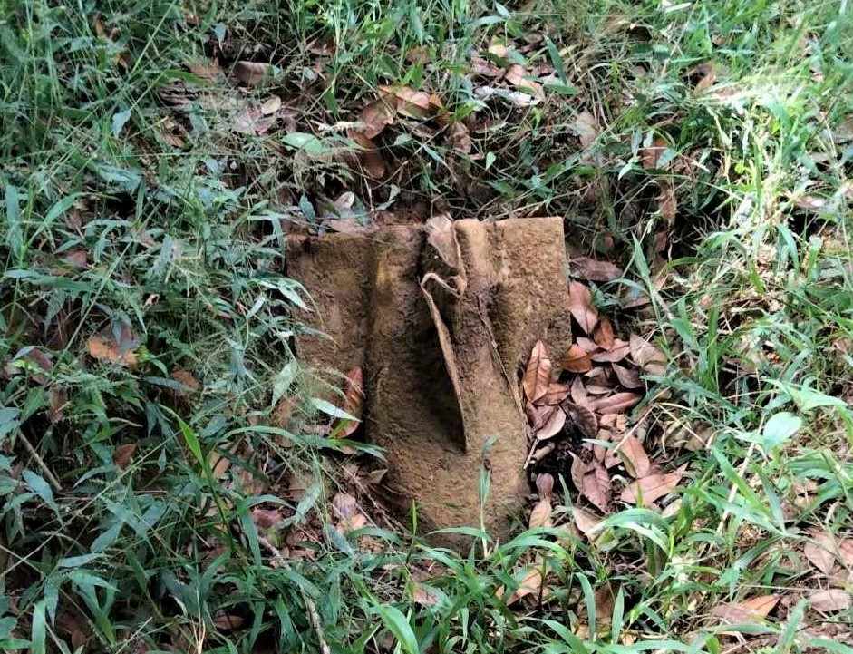 The object resembling a bomb was discovered by local residents. Photo: Lam Hong