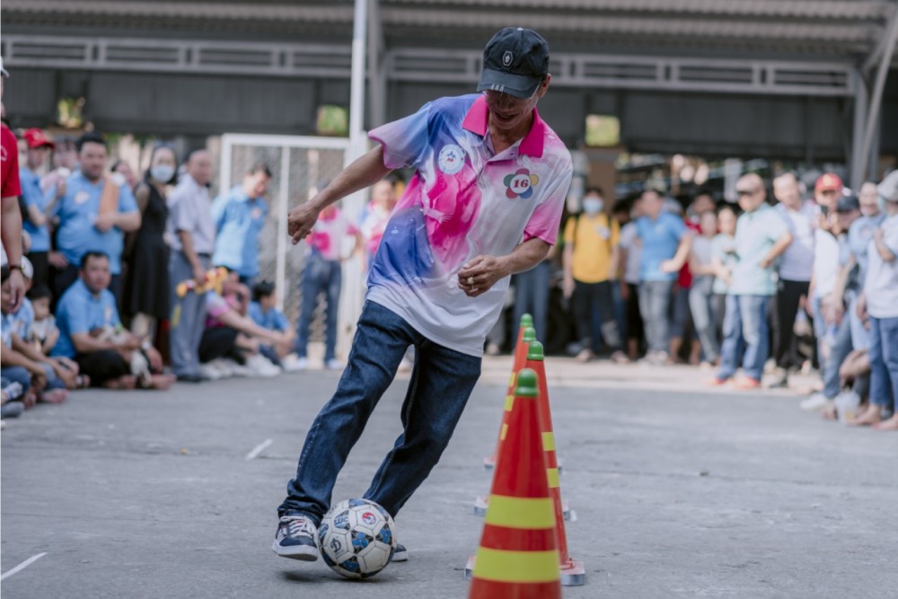 Athletes enthusiastically participate in the Kien Giang Health Sector Sports Festival. Photo: Department of Health
