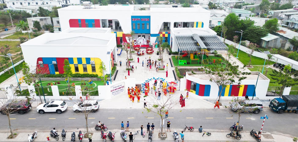 Overview Happy House Kindergarten is located on N2 Street, Richland Residence Urban Area, Ben Cat City Center.